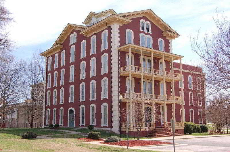 Holiday Inn Express & Suites Raleigh Ne - Medical Ctr Area By Ihg Extérieur photo