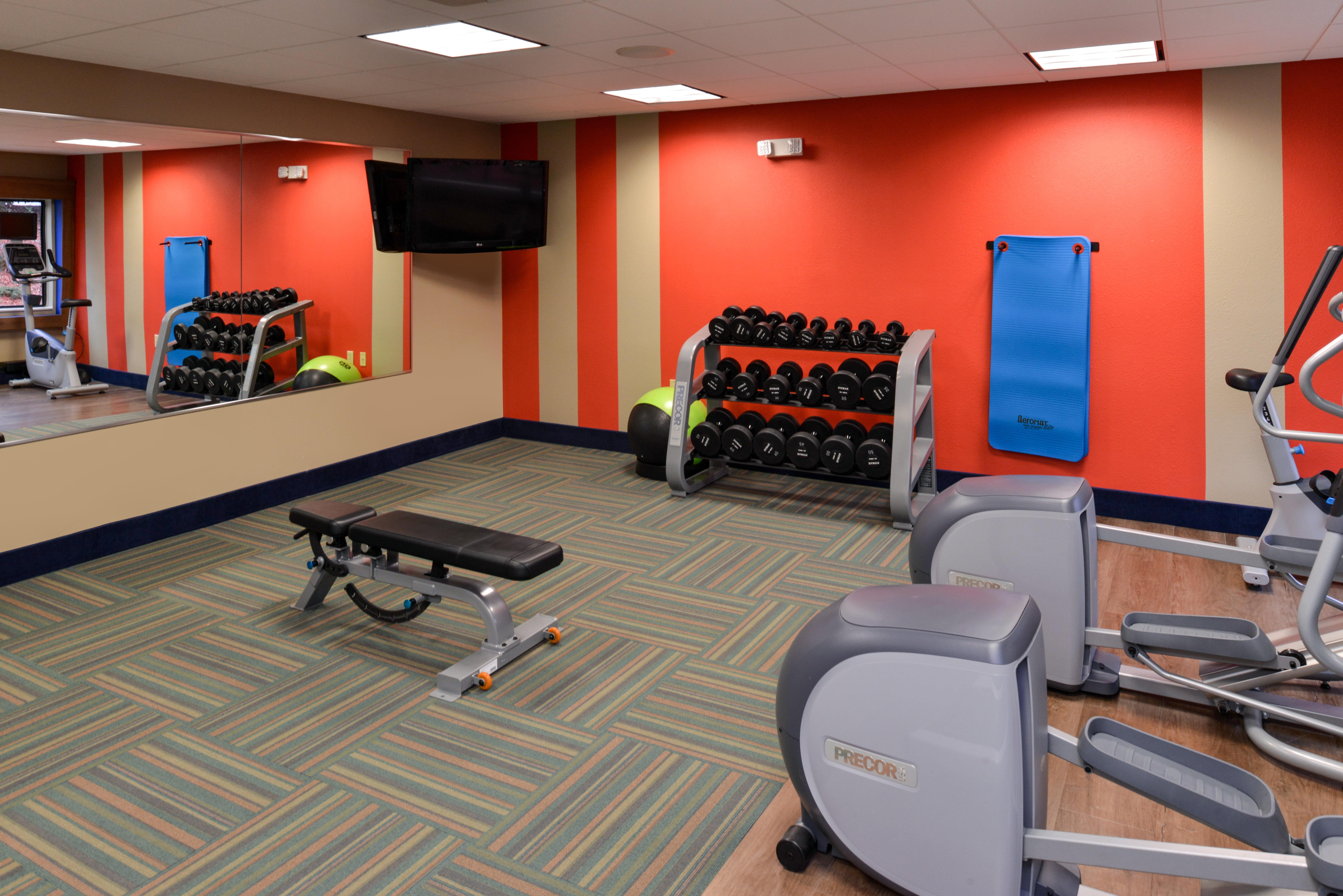 Holiday Inn Express & Suites Raleigh Ne - Medical Ctr Area By Ihg Extérieur photo