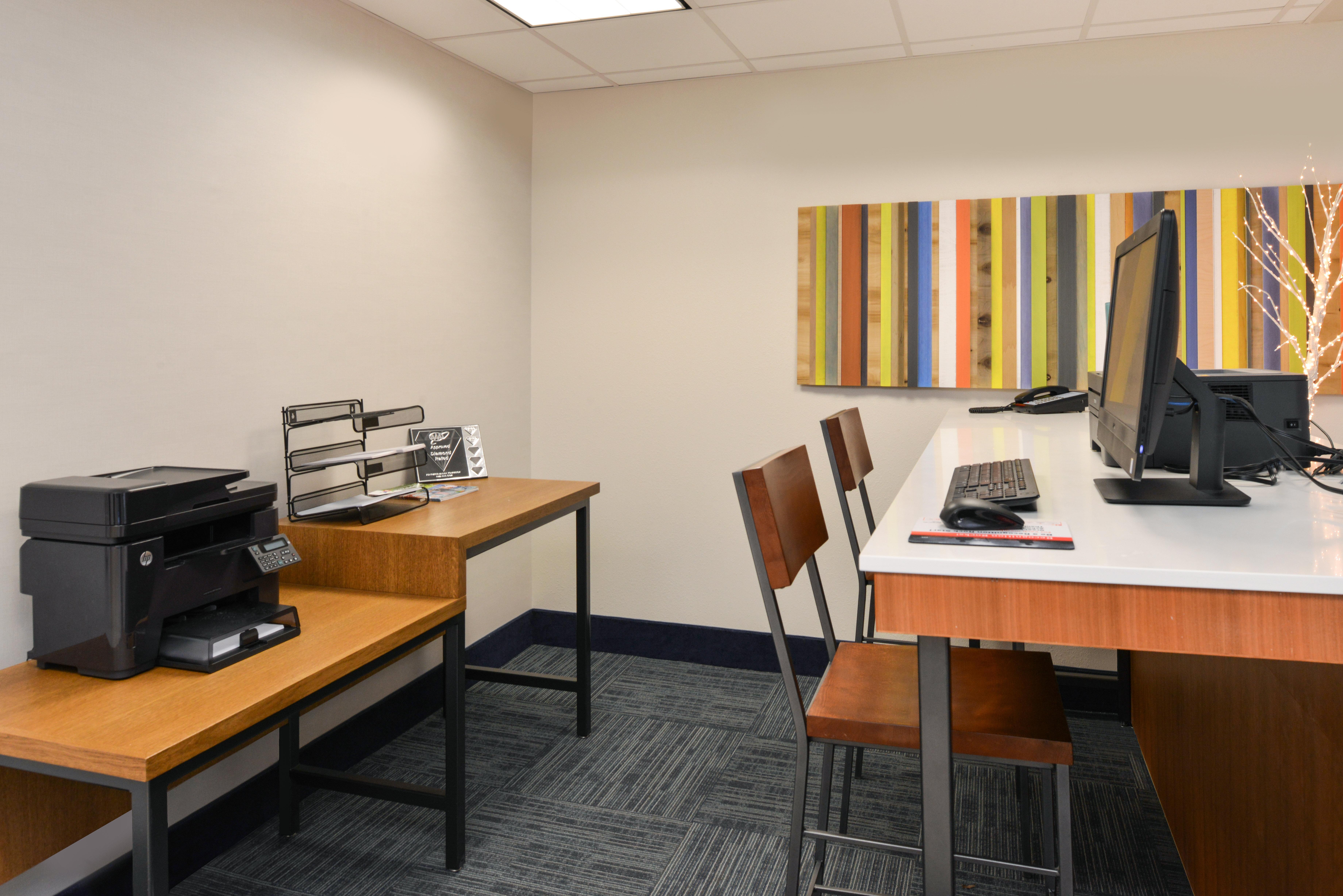 Holiday Inn Express & Suites Raleigh Ne - Medical Ctr Area By Ihg Extérieur photo