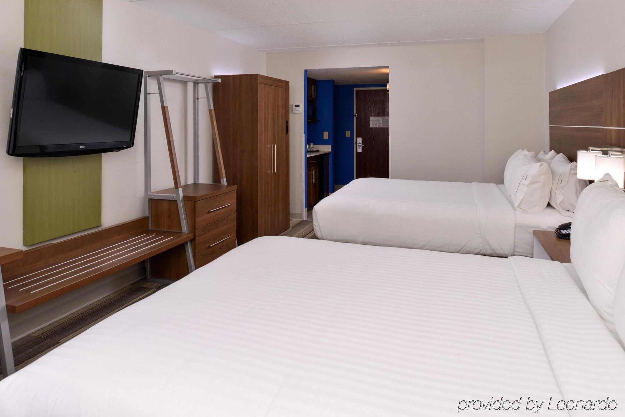 Holiday Inn Express & Suites Raleigh Ne - Medical Ctr Area By Ihg Extérieur photo
