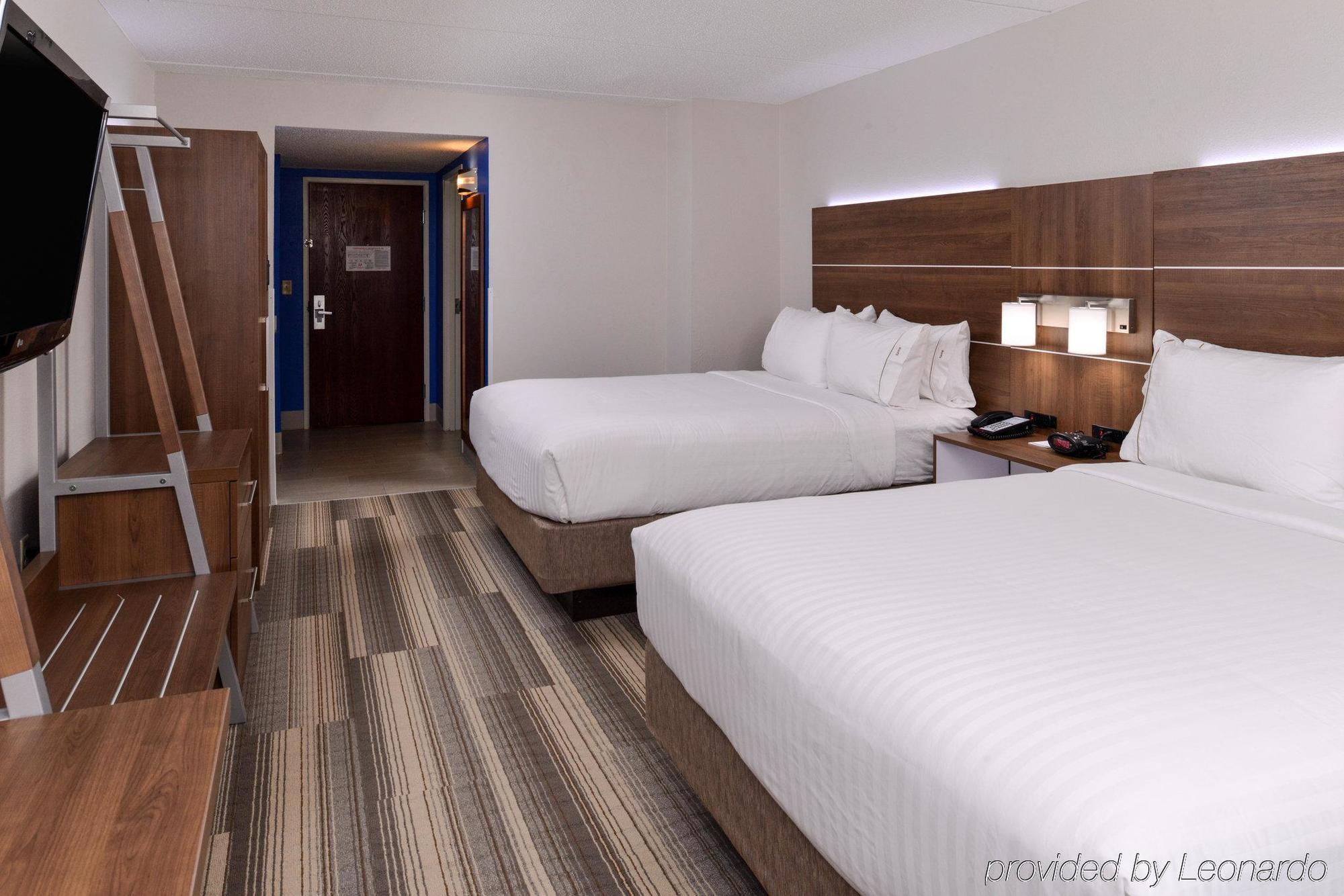 Holiday Inn Express & Suites Raleigh Ne - Medical Ctr Area By Ihg Extérieur photo