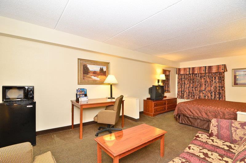 Holiday Inn Express & Suites Raleigh Ne - Medical Ctr Area By Ihg Chambre photo